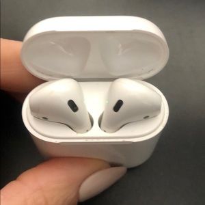 AirPods
